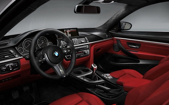 BMW M4 内装
