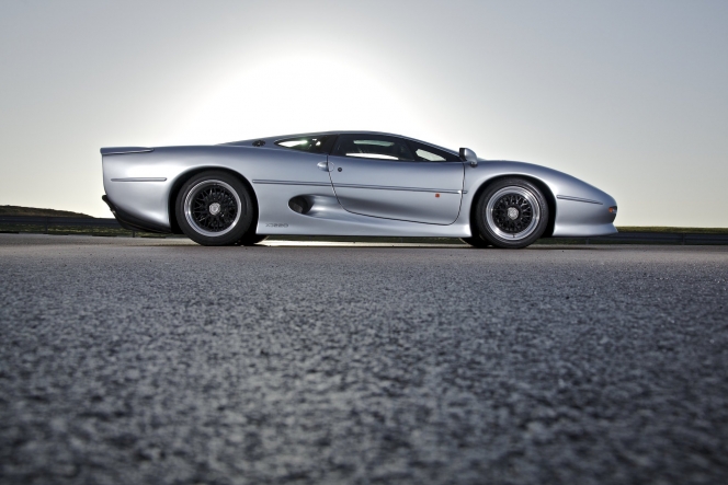 ジャガー XJ220