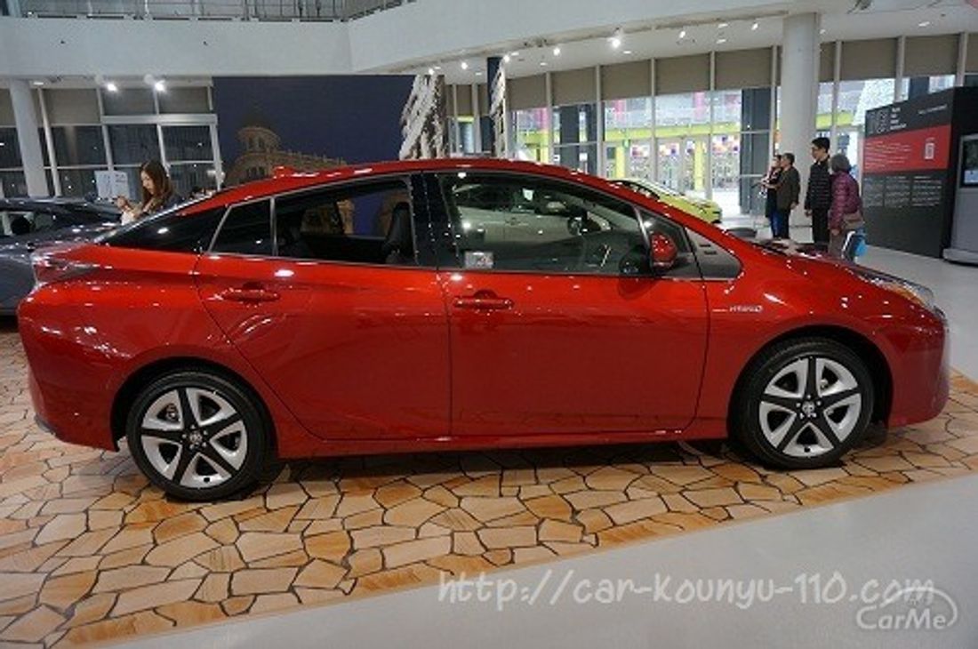 トヨタ プリウス PHV 2017