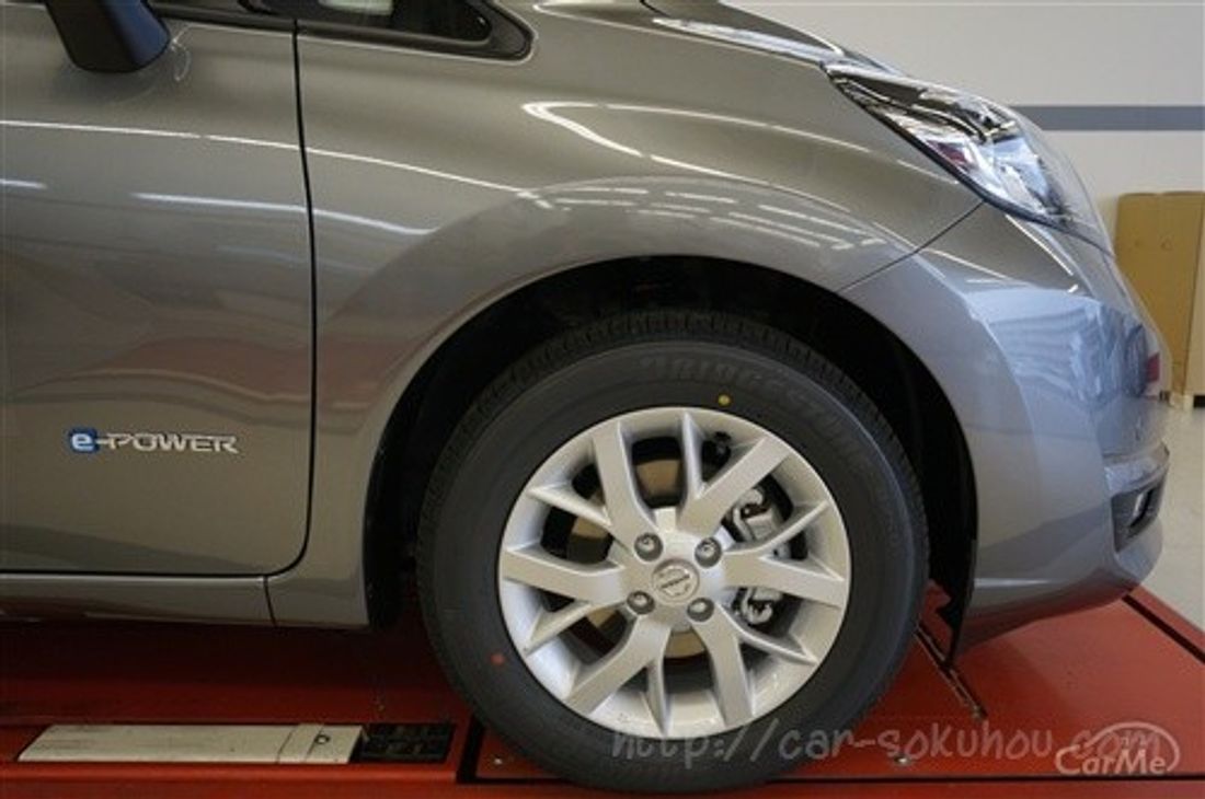 日産 ノート e-power 2016