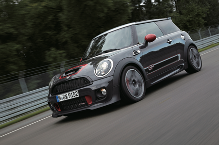 アヘッド BMWは、Mスポーツ MINIは、ジョン・クーパー・ワークス