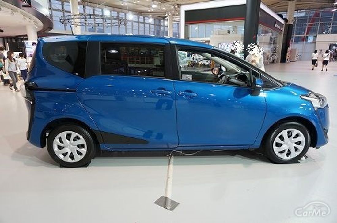 トヨタ シエンタ 2015