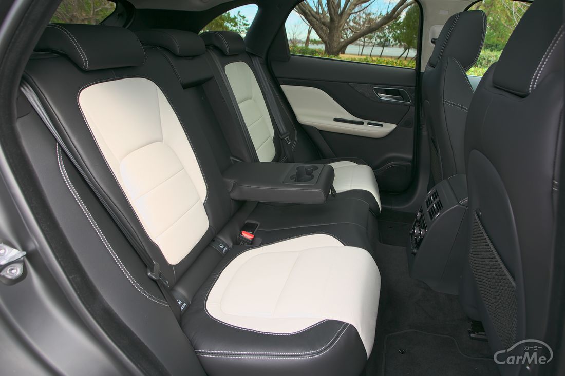 ジャガー F-PACE R-SPORT 2.0L D180 Eiger Grey 萩原文博