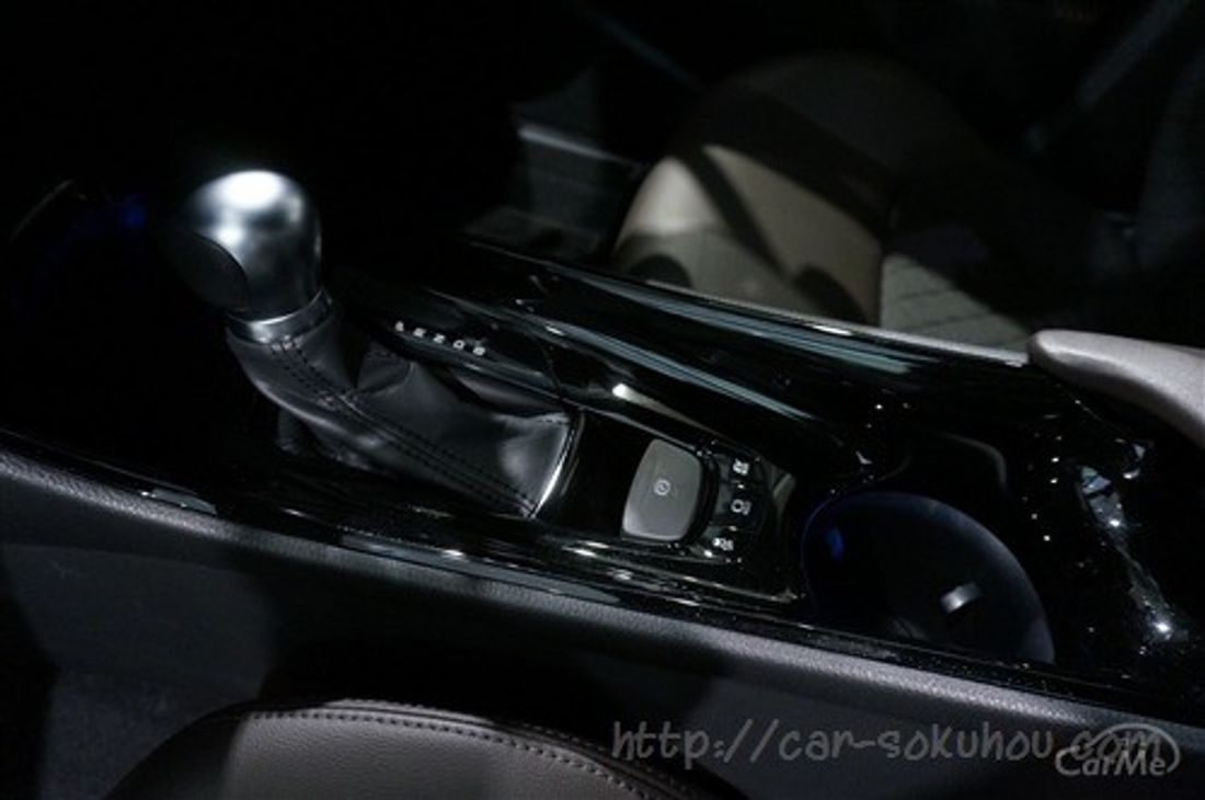 トヨタ C-HR 2017