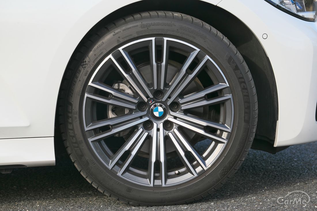 BMW 320d Mスポーツ 萩原文博
