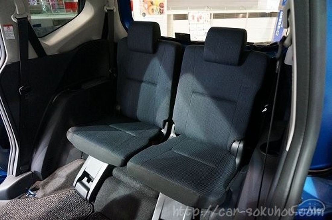 トヨタ シエンタ 2015