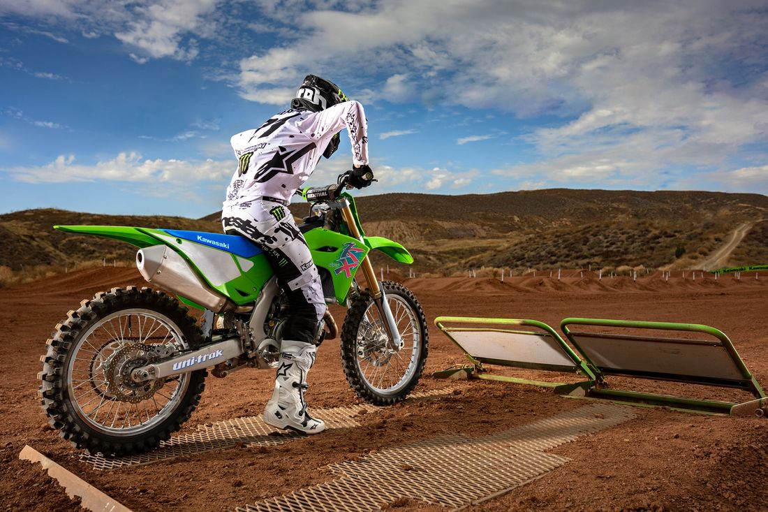 カワサキから発売から50周年を迎えるKXシリーズを記念し「KX450 50th Anniversary Edition…