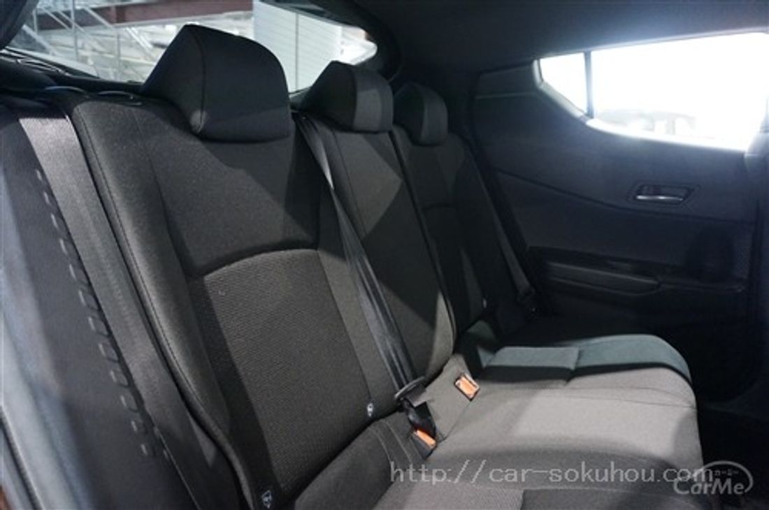 トヨタ C-HR 2017
