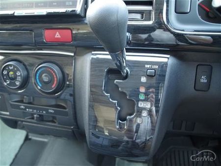 ハイエースvsキャラバン どこに違いがあるのか比較しながら調査します 車ニュース 中古車情報 中古車検索なら 車選びドットコム 車選び Com