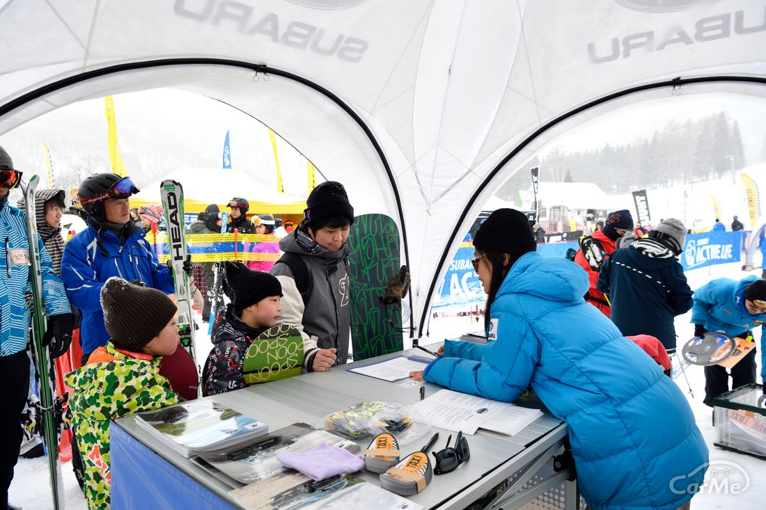 スバルゲレンデタクシー(雪岡直樹撮影)