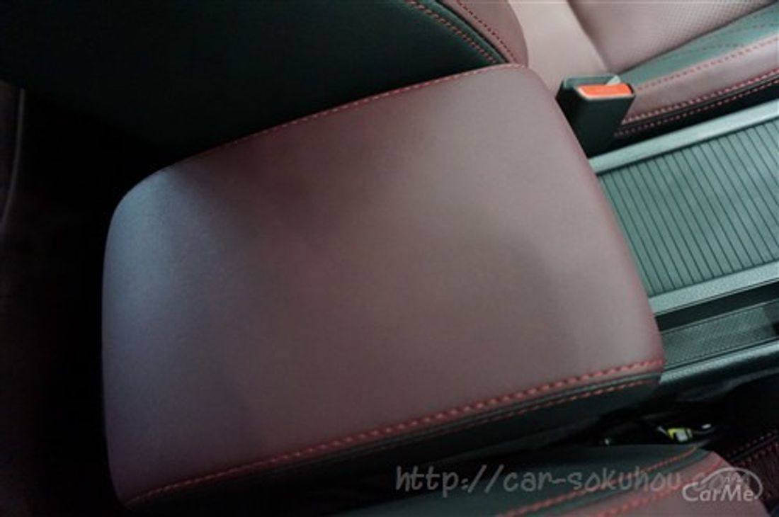 スバル レヴォーグ 2016
