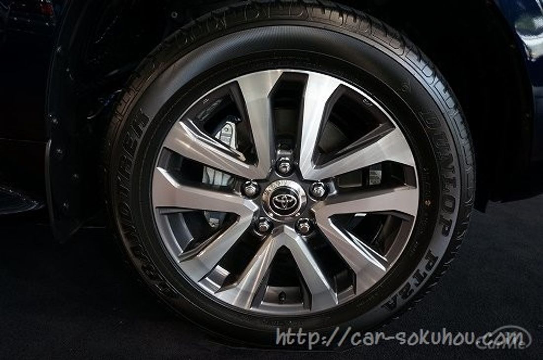 トヨタ ランクル200 2015