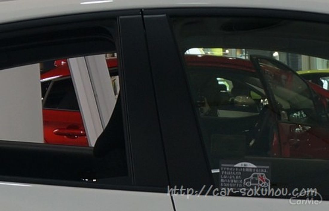 トヨタ プリウス 2015 Eグレード