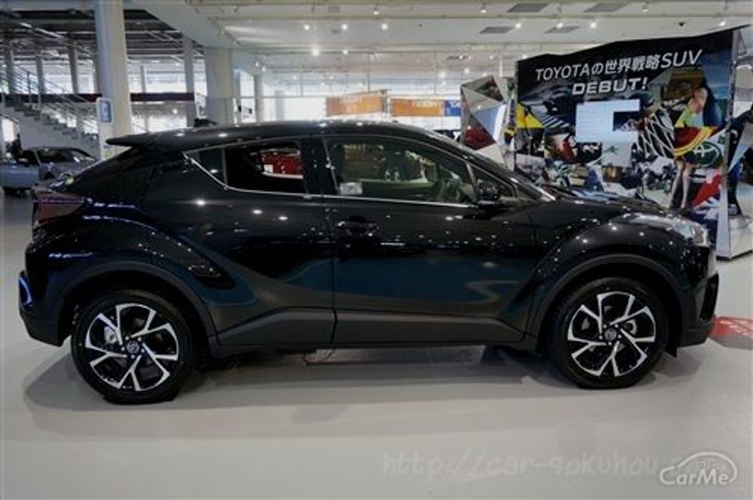 トヨタ C-HR 2017