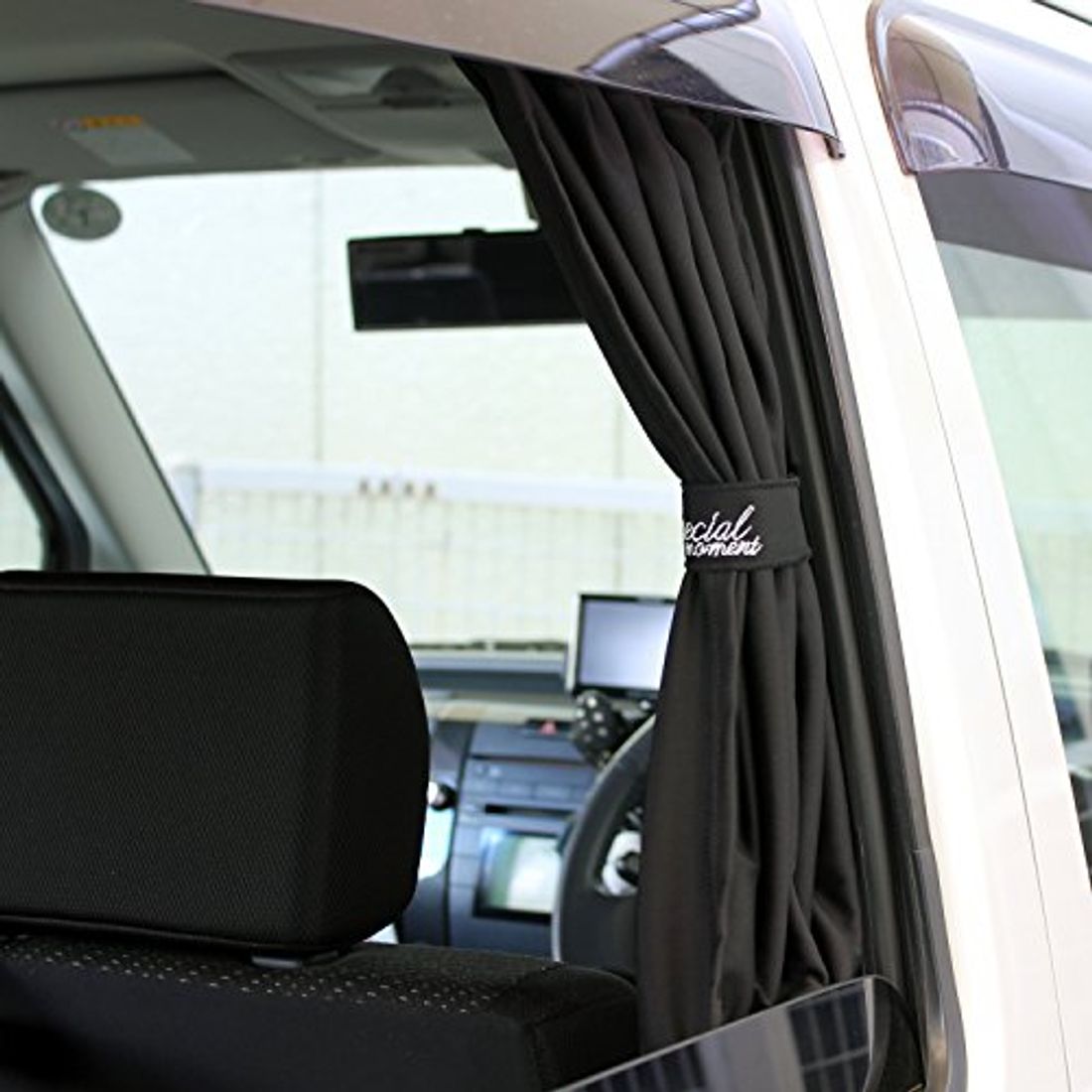 おすすめの車用カーテンを紹介 日よけ効果など3つの効果を解説の写真 10枚目