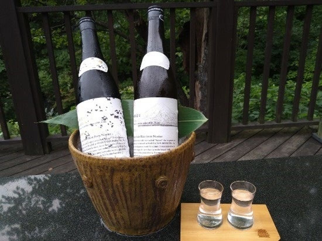 北海道「ニセコ昆布温泉 鶴雅別荘 杢の抄」で贅沢なひととき!『オホロジン』カクテルと『ニセコ蝦夷富士』の吟醸・大吟醸飲…