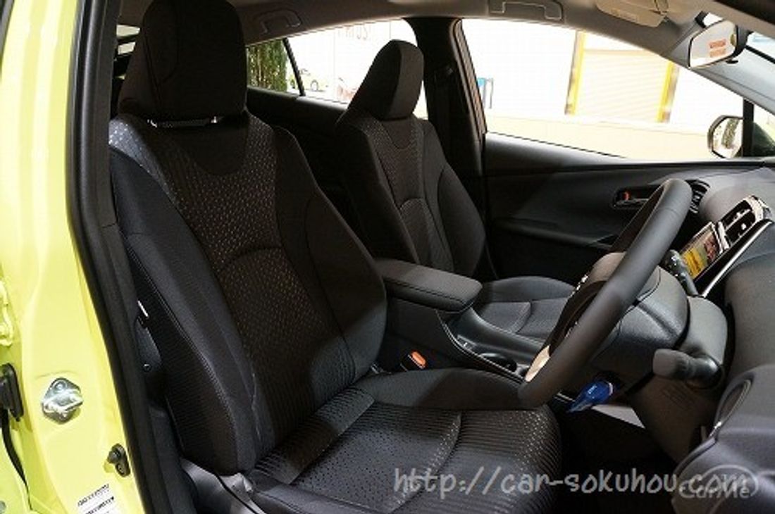 トヨタ プリウス PHV 2017