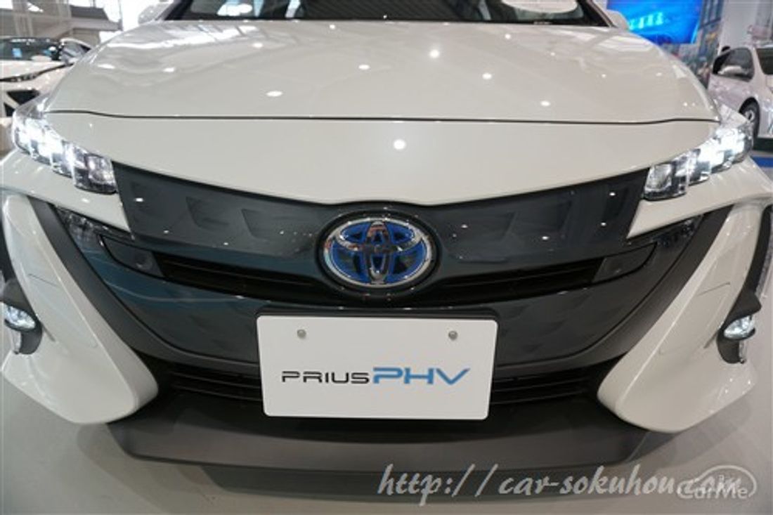 トヨタ プリウス PHV 2017