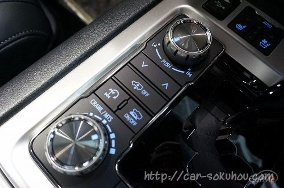 トヨタ ランクル200 2015