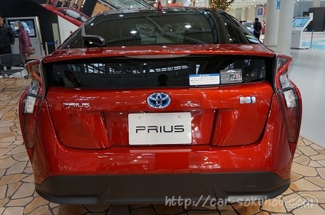 トヨタ プリウス PHV 2017