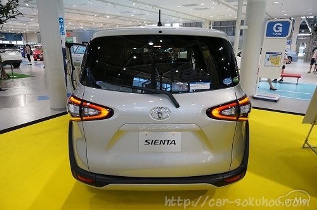 トヨタ シエンタ 2015