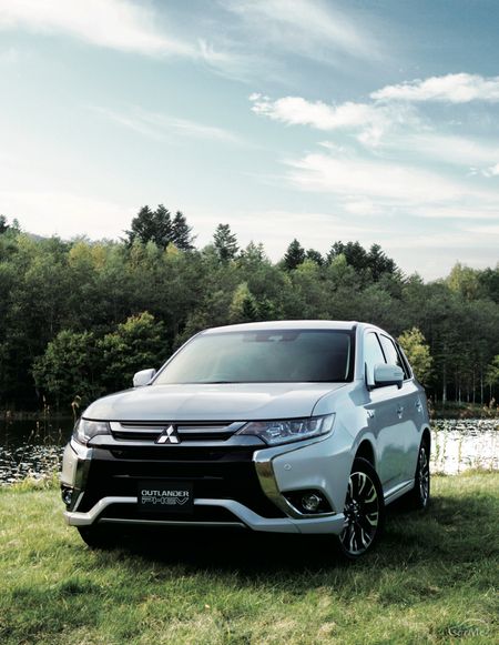 三菱 アウトランダーphevのメリットはsuvで唯一のプラグインハイブリッドだけじゃない 車ニュース 中古車情報 中古車検索なら 車選びドットコム 車選び Com