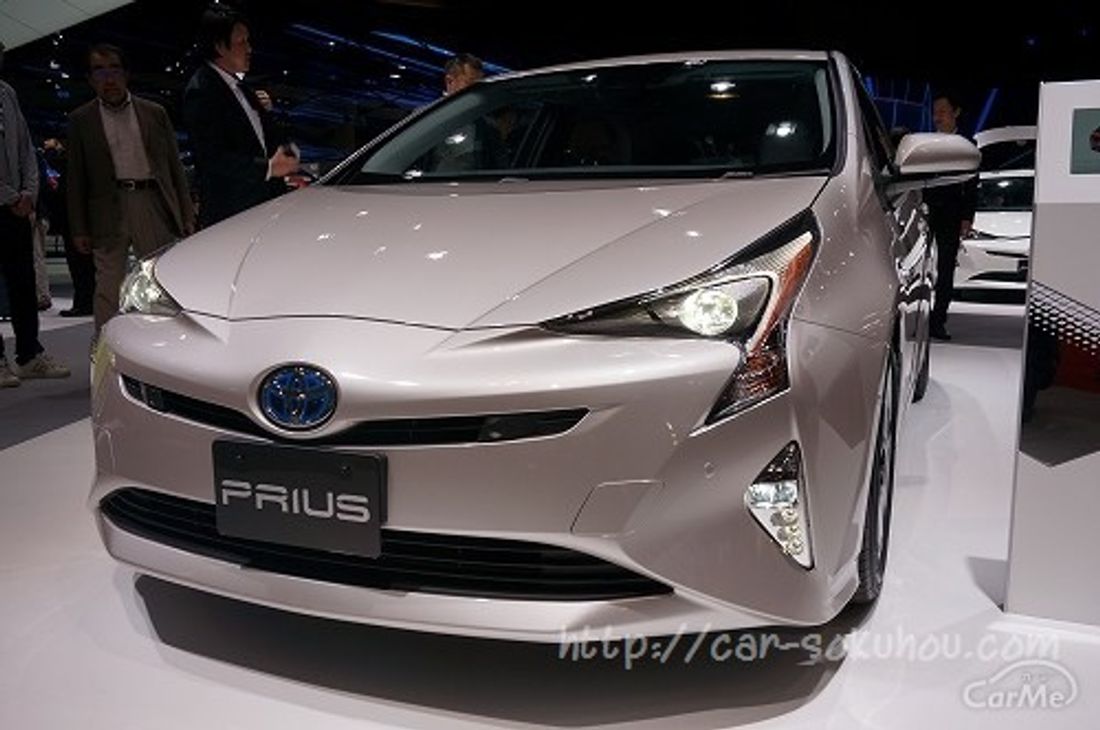 トヨタ プリウス スティールブロンドメタリック 2015