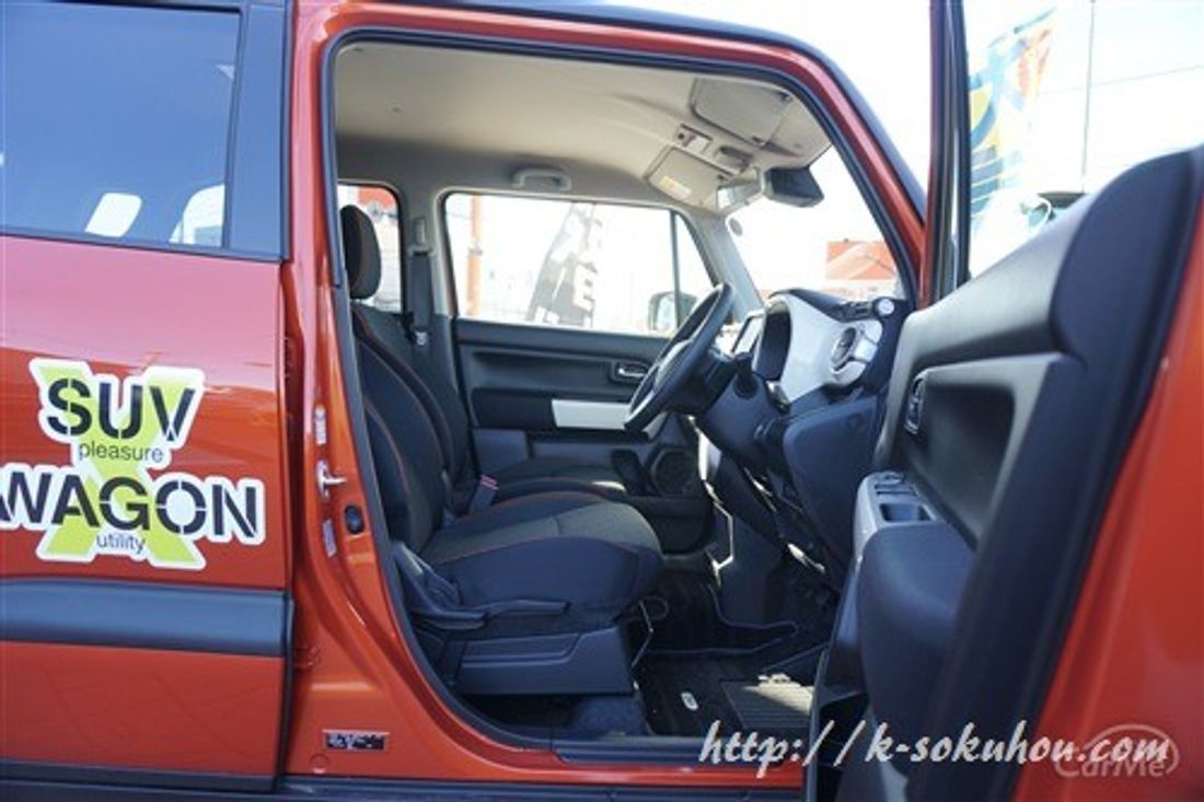 スズキ クロスビーの内装は安っぽい 実車画像でチェックの写真 10枚目