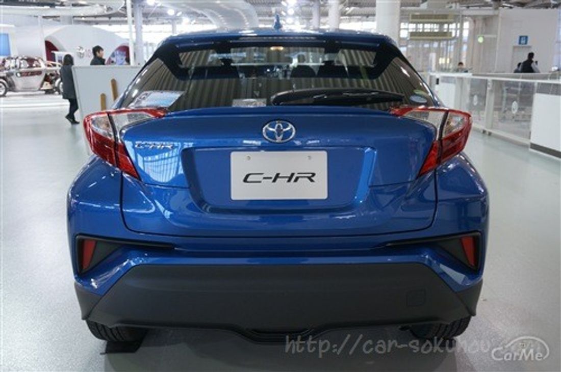 トヨタ C-HR 2017