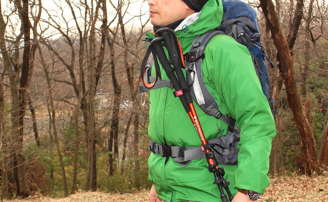 登山の所作が整う!トレッキングポールポケットが無くても自由に装着 MG TRAIL ポールホルダーベルト 2月3日より…