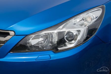 最近 ヘッドライトを早く点灯させる車が多い理由とは 最近 ヘッドライトを早く点灯させる車が多い理由とは