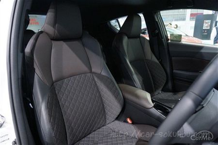 トヨタchr C Hrの内装 ハイブリッドとガソリン車の3つの違いとは 車ニュース 中古車情報 中古車検索なら 車選びドットコム 車選び Com