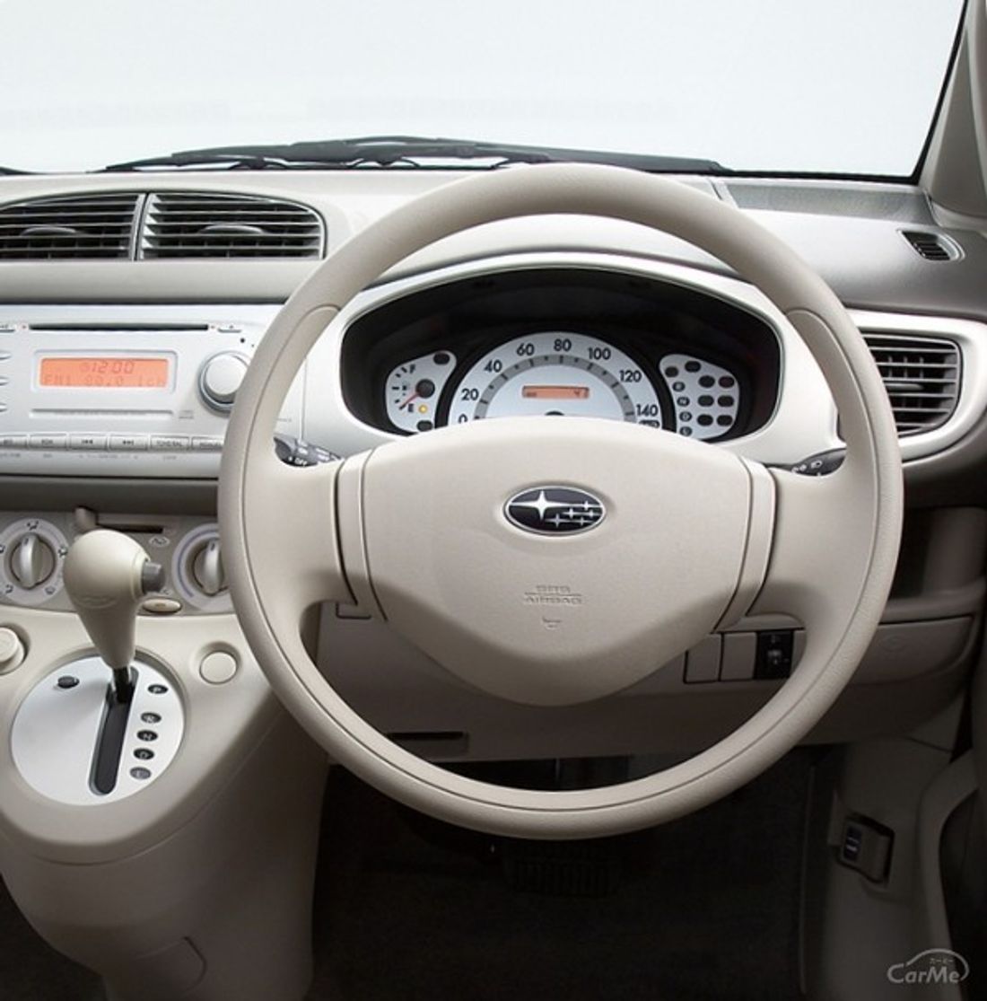 スバル 初代r2のインパネには収納スペースがたっぷり インパネの機能性について解説の写真 3枚目