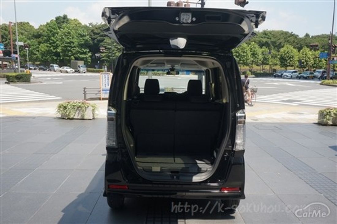 ホンダnボックス 後部座席 リアシートスライド機能の欠点とは
