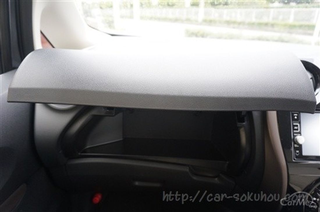 日産 ノート e-power 2016