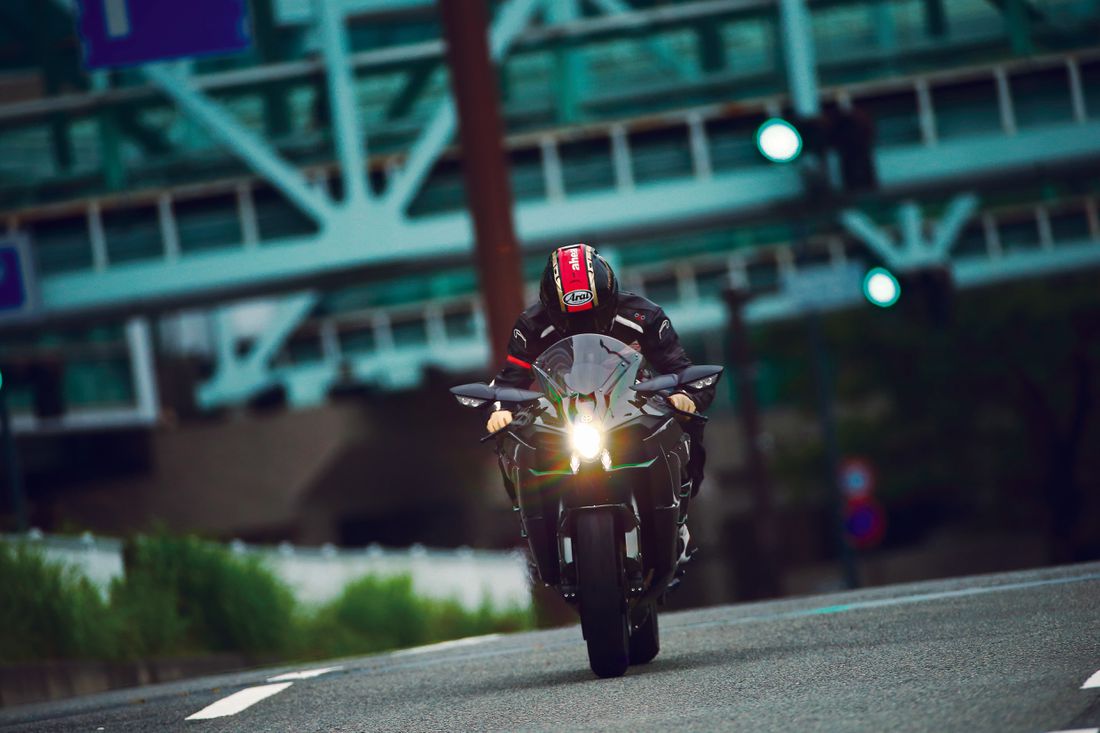 アヘッド KAWASAKI Ninja H2