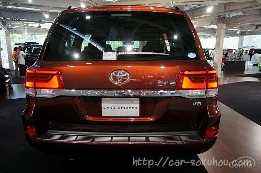 トヨタ ランクル200 2015