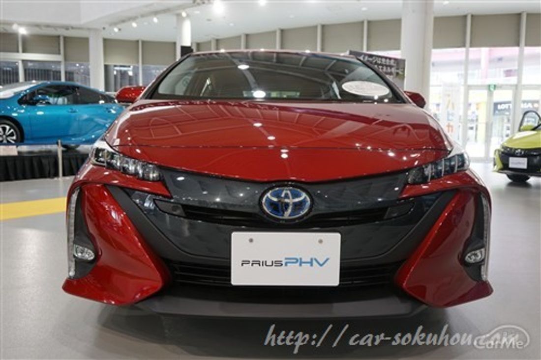 トヨタ プリウス PHV 2017