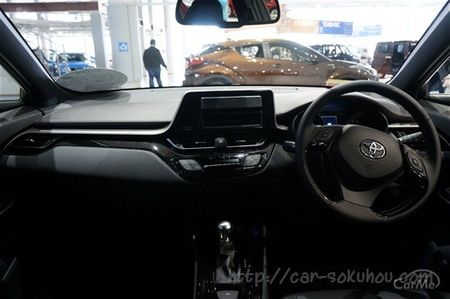 トヨタchr C Hrの内装 ハイブリッドとガソリン車の3つの違いとは 車ニュース 中古車情報 中古車検索なら 車選びドットコム 車選び Com