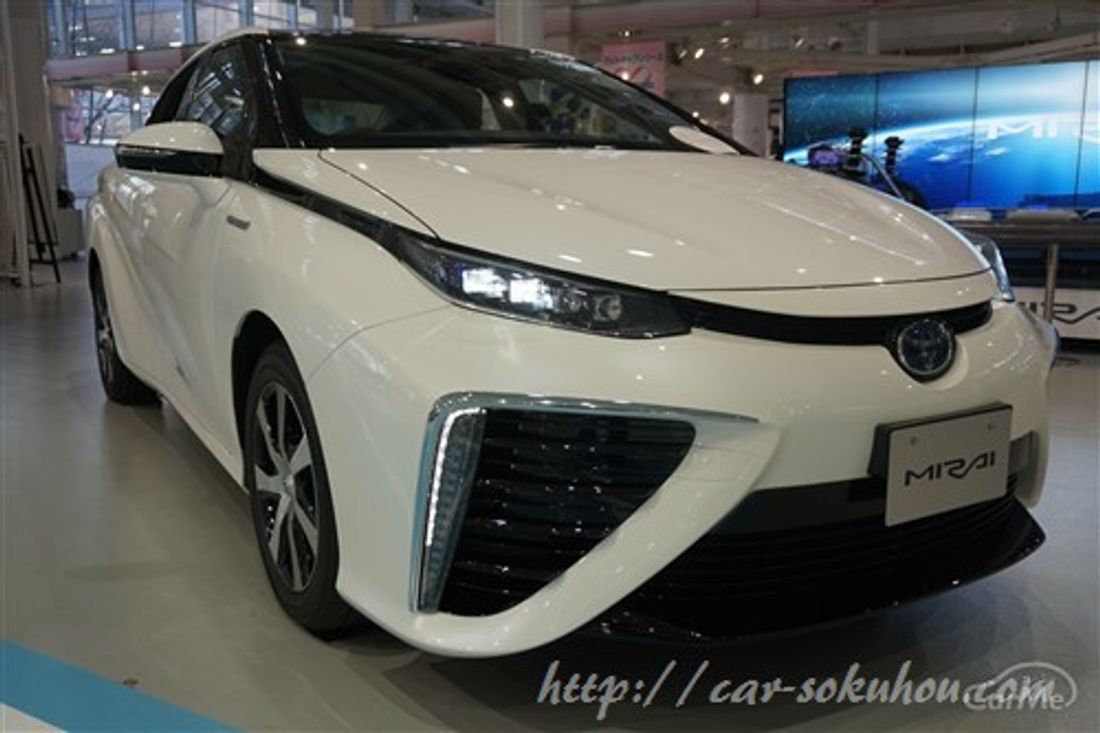 トヨタ プリウス PHV 2017