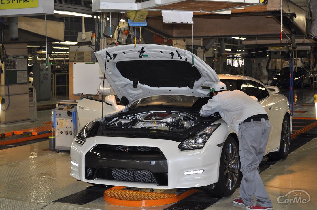 専用設計され エンジンは手作業なのに なぜr35 Gt Rは安いのか