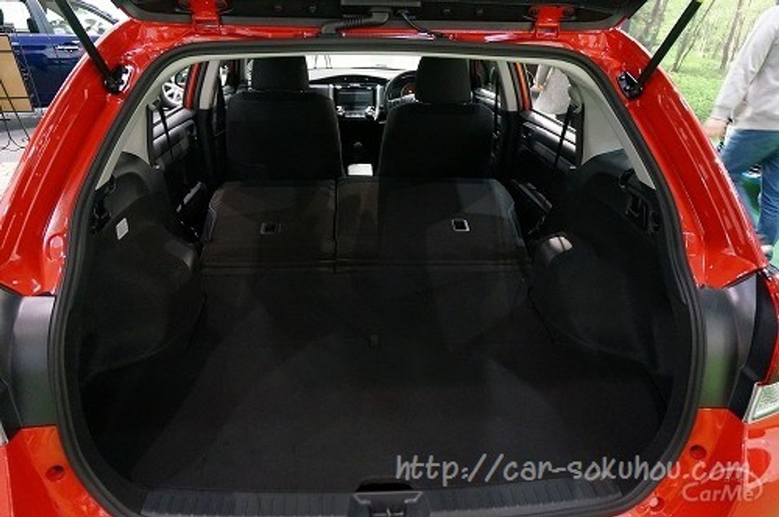 トヨタ プリウス 2016