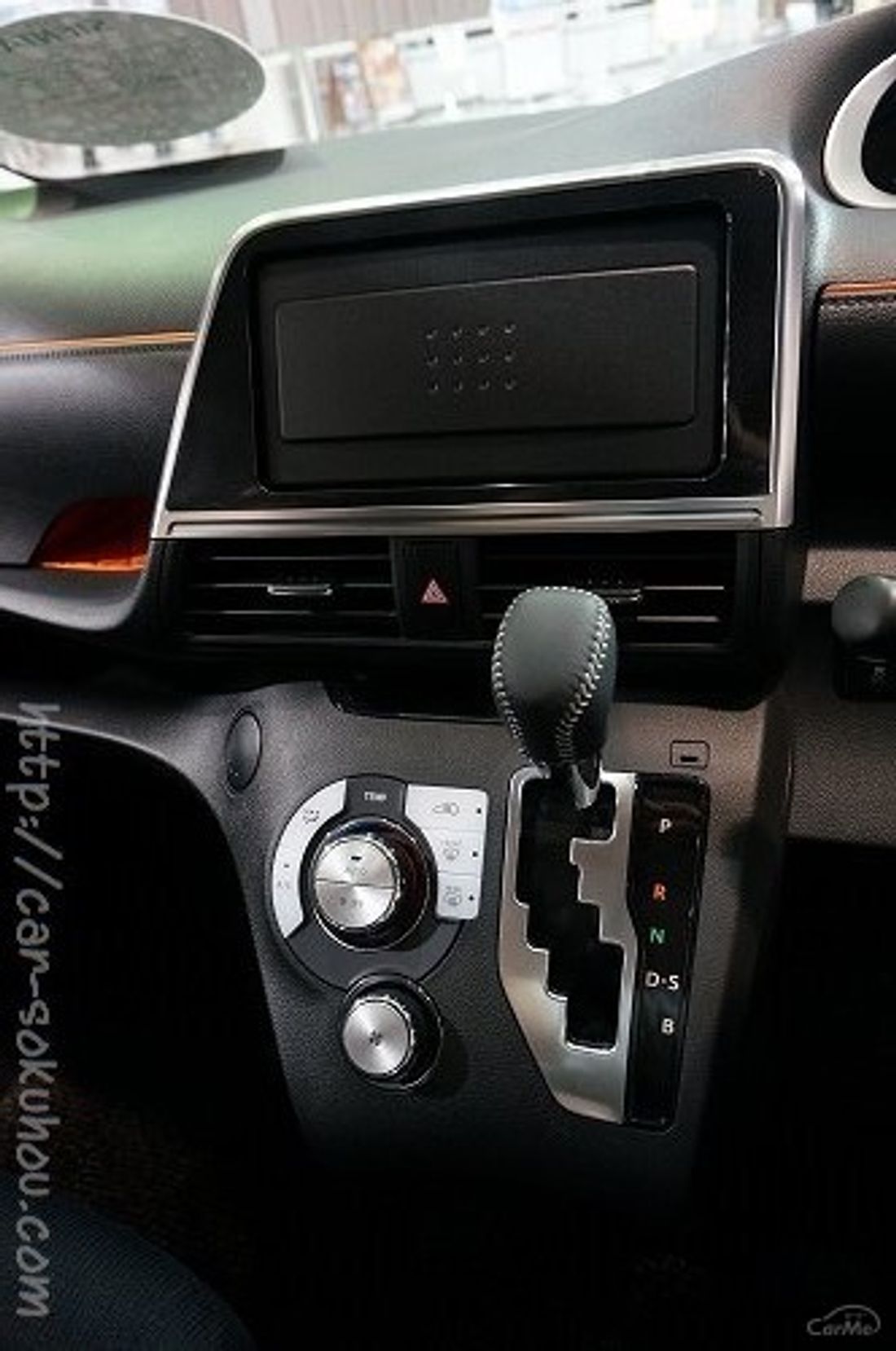 トヨタ シエンタ 2015