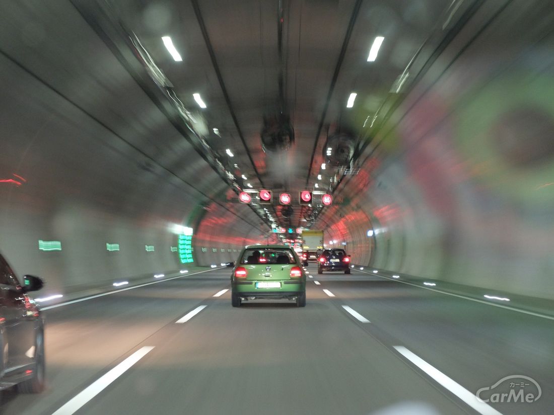 高速道路 トンネル