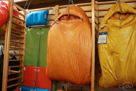 モンベルおすすめの車中泊 キャンプグッズ18選 寝袋 マット アウトドアチェアなど メーカー担当者が厳選してご紹介 By 車選びドットコム