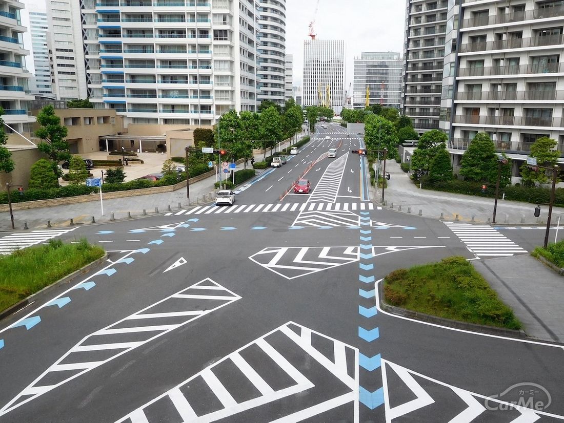 道路の ゼブラゾーン 走行は違反にならない か か By 車選びドットコム 道路の ゼブラゾーン 走行は違反にならない か か By 車選びドットコム