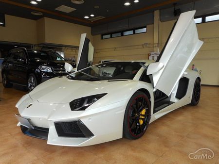 ランボルギーニ アヴェンタドール LP700-4 4WD