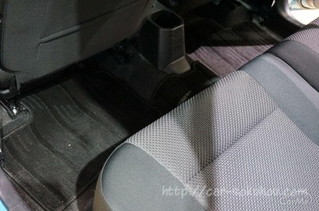 スズキ イグニス 2015