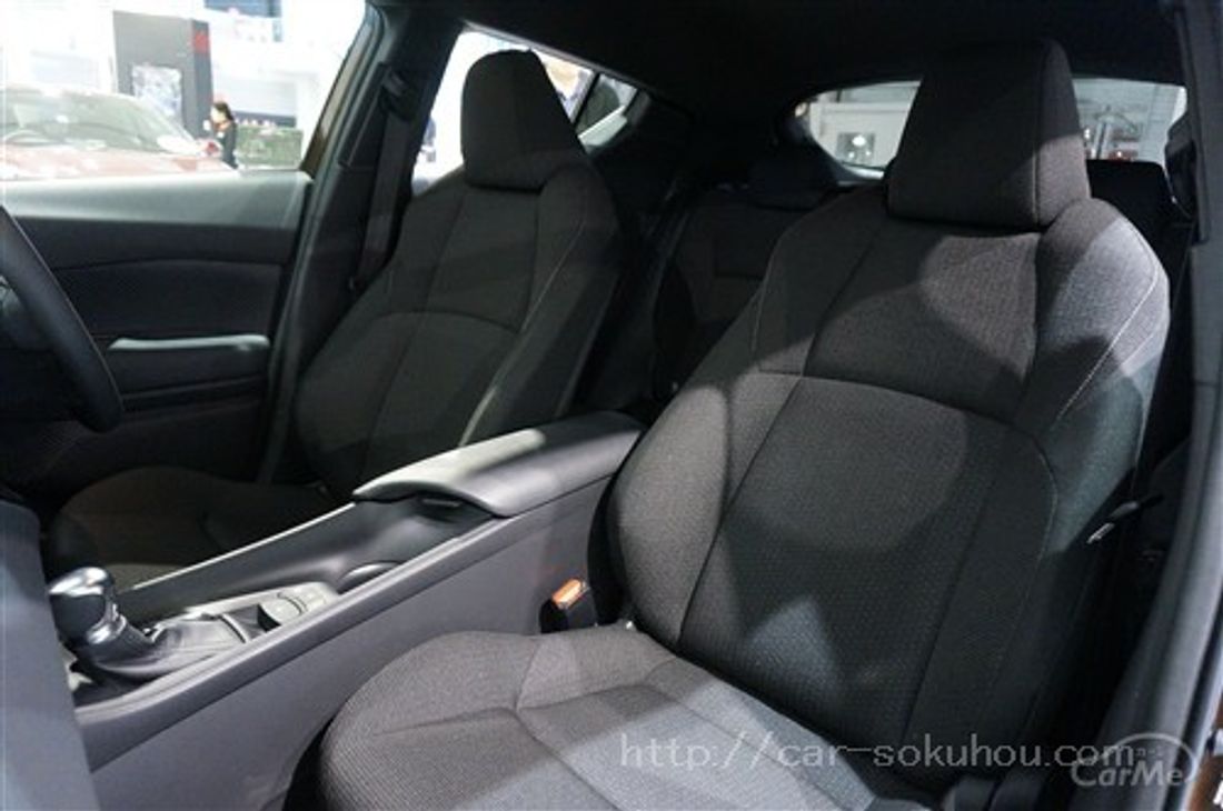 トヨタ C-HR 2017