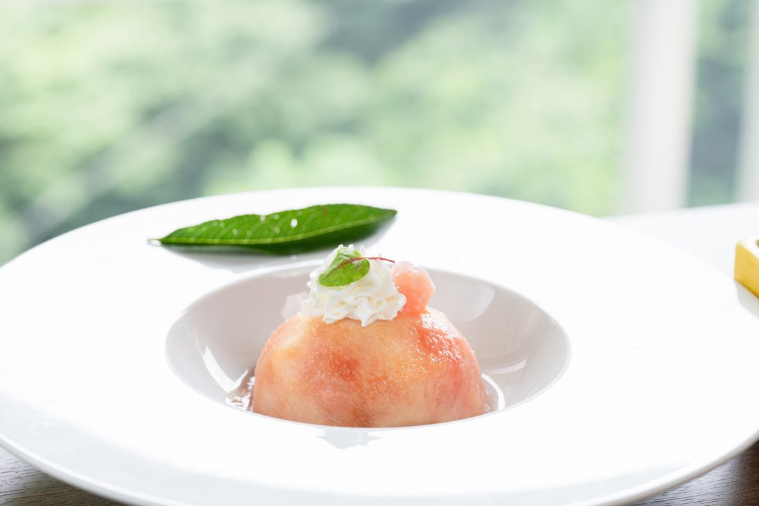 世界でここだけ?!食前杯、前菜からメイン、デザートまで全て桃づくしの「桃会席」プラン予約開始!